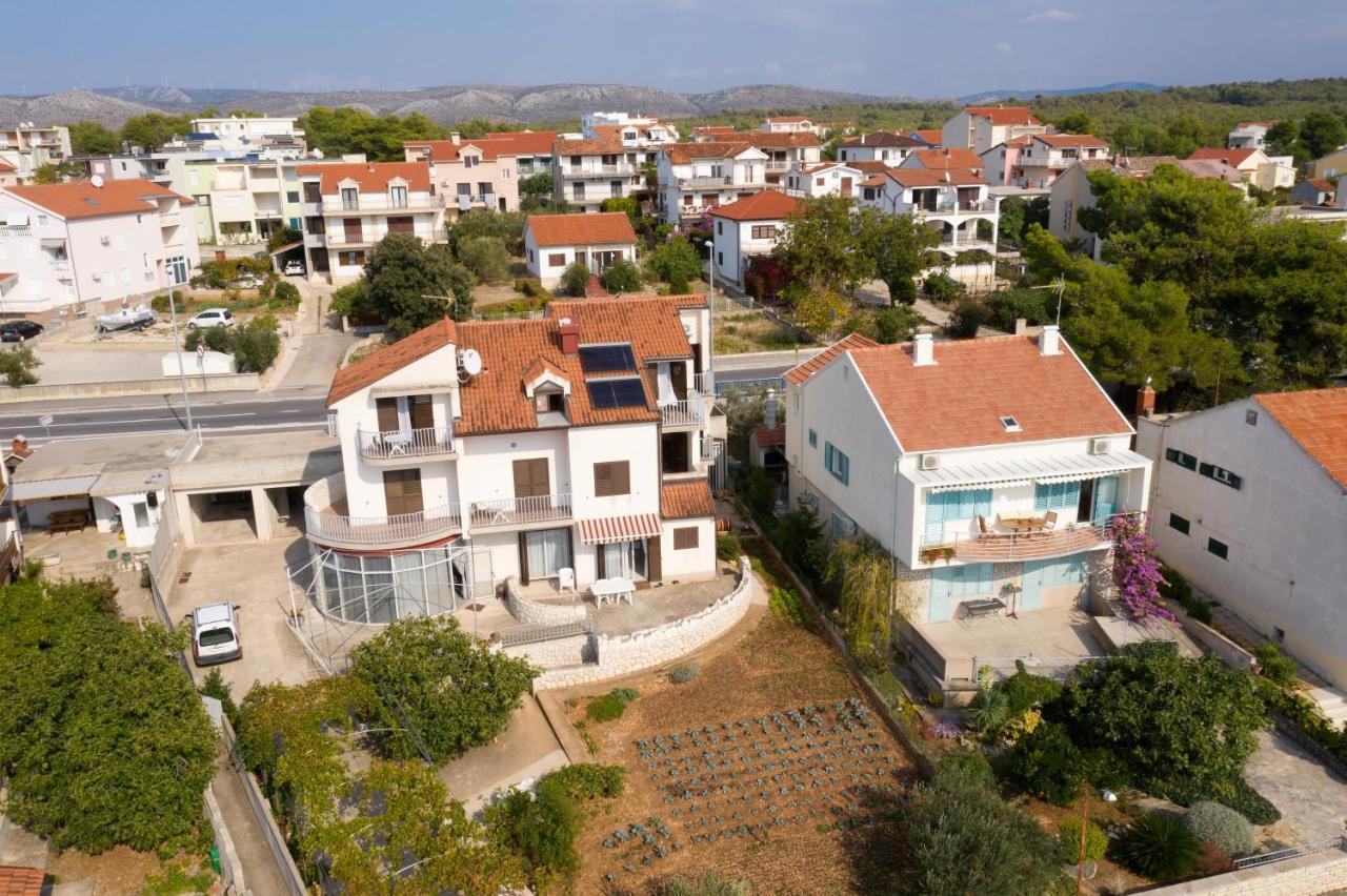 Apartments By The Sea Brodarica, Sibenik - 13615 外观 照片