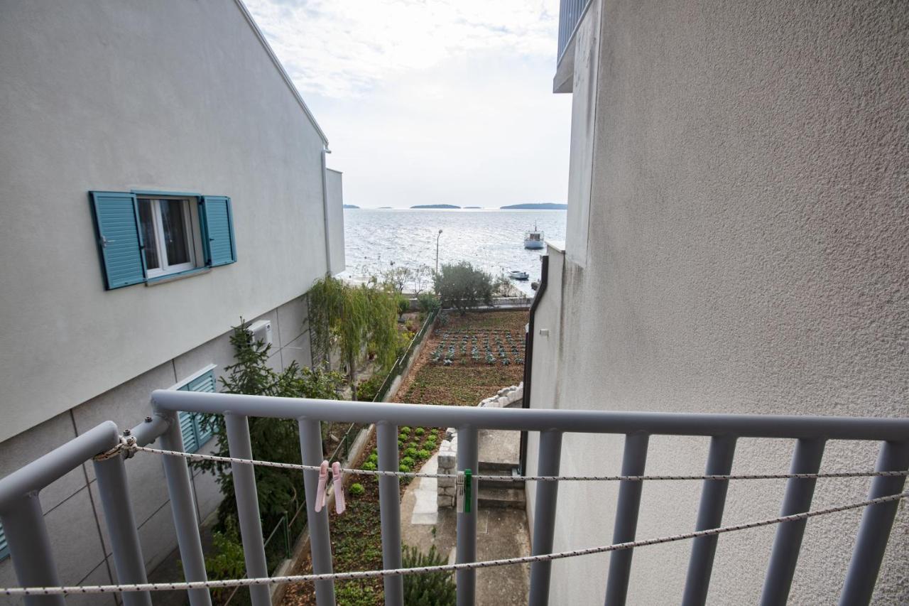 Apartments By The Sea Brodarica, Sibenik - 13615 外观 照片