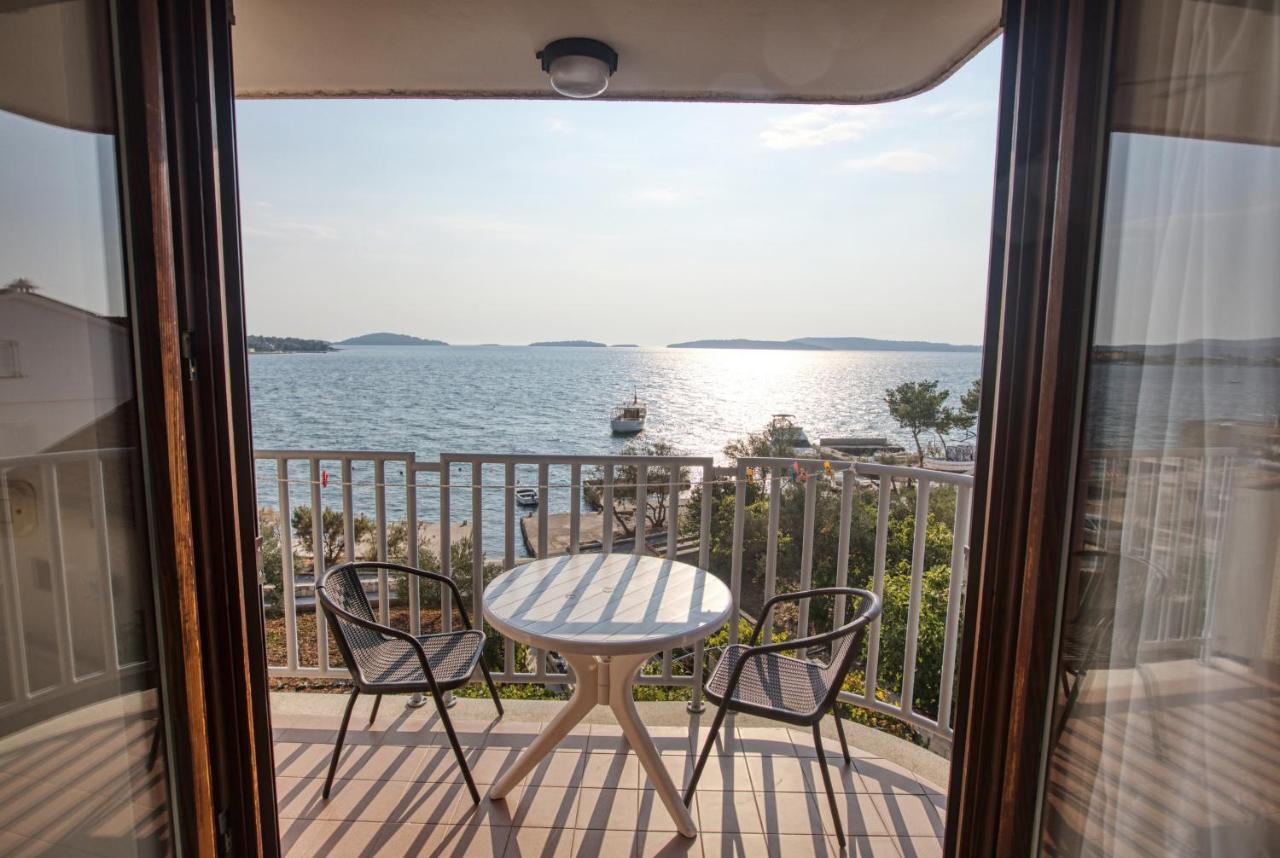 Apartments By The Sea Brodarica, Sibenik - 13615 外观 照片